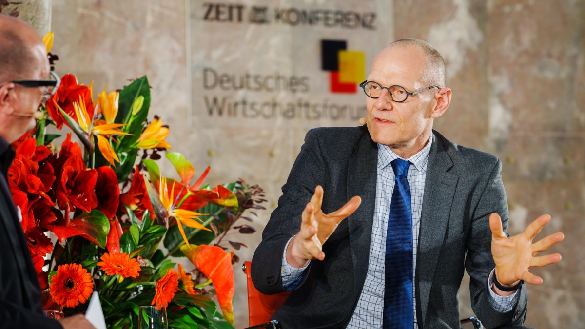 Bernd Montag im Interview mit Andreas Sentker