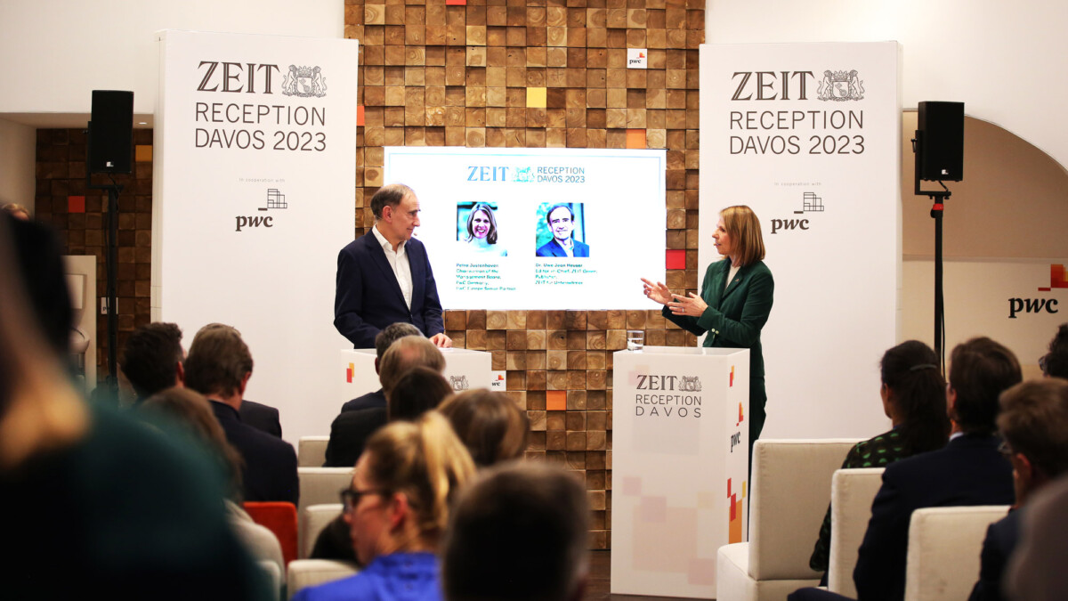 Jean-Uwe Heuser spricht auf der ZEIT Reception in Davos