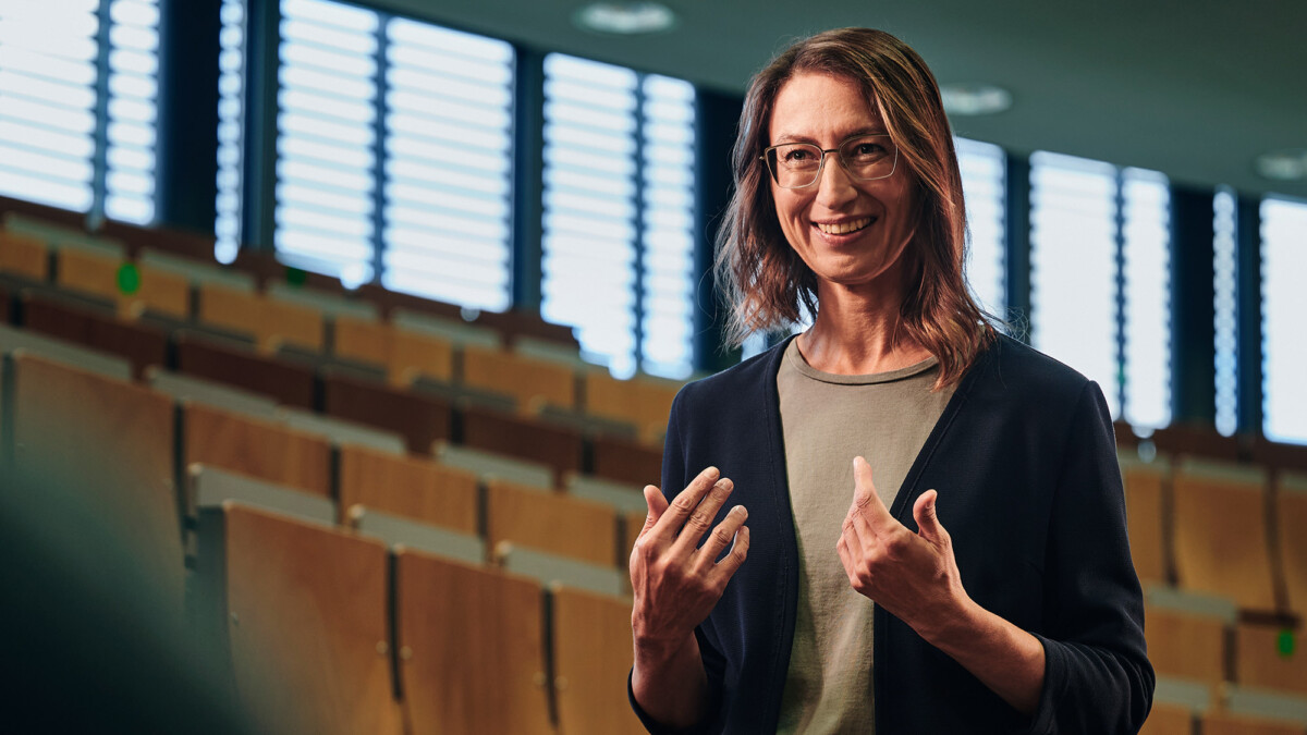 Prof. Dr. Lenka Ďuranová unterrichtet Wirtschafts- und Arbeitspsychologie an der Hochschule Schmalkalden.