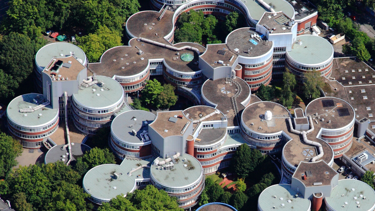 Rundbauten, auch Keksdosen genannt, charakterisieren den Campus Duisburg.