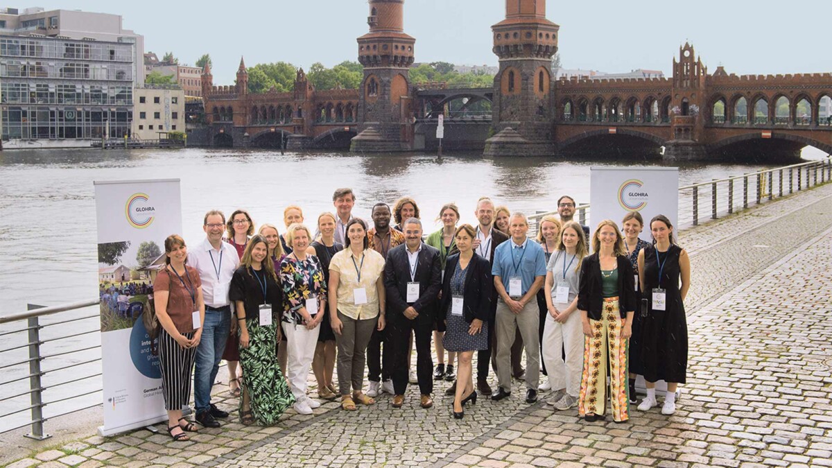 Internationale Vernetzung, bereichsübergreifende Partizipation und der interdisziplinäre Austausch für globale Gesundheit sind Schwerpunkte der German Alliance for Global Health Research (GLOHRA). Vertreter:innen der GLOHRA treffen sich beim GLOHRA Day 2024 in Berlin.